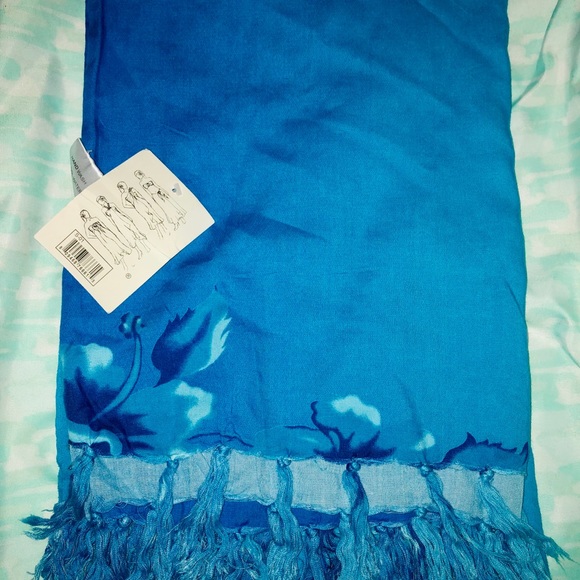 New with tags~ Hawaiian Turquoise Long Sarong - Picture 2 of 2